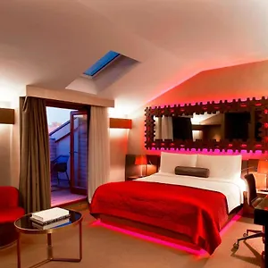 W (adults Only) ***** Istambul